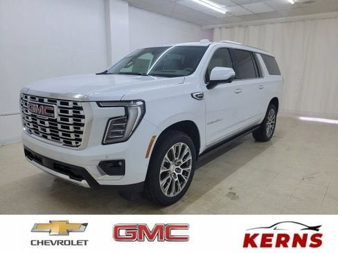 New 2026 GMC Yukon XL Denali w/ Denali Reserve Package AWD/4WD image 1
