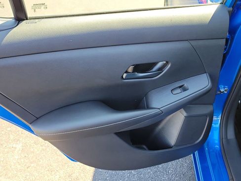 Used 2025 Nissan Sentra SV FWD image 8