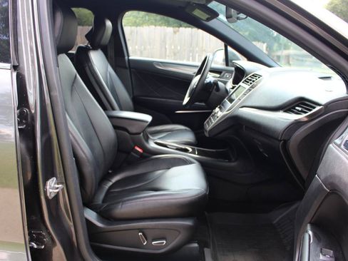 Used 2019 Lincoln MKC Premiere FWD image 35