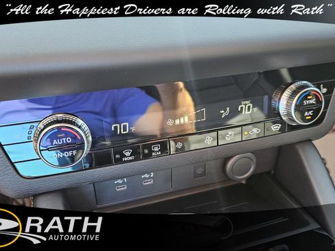 New 2025 Mitsubishi Outlander SE image 13