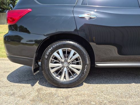 Used 2017 Nissan Pathfinder S FWD image 29