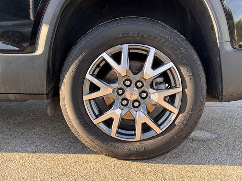 Used 2023 GMC Acadia SLT image 10