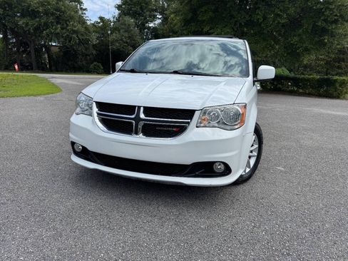 Used 2019 Dodge Grand Caravan SXT w/ Mopar Premium Addition Group FWD image 27