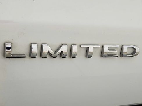 Used 2020 Ford Expedition Limited w/ Equipment Group 301A AWD/4WD image 40