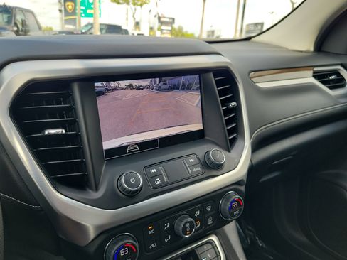 Used 2023 GMC Acadia SLE w/ Driver Convenience Package FWD image 29