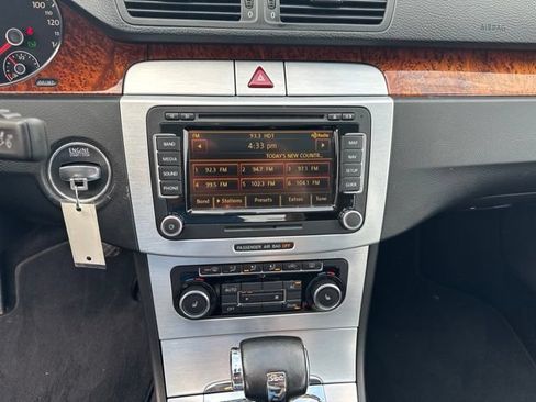Used 2011 Volkswagen CC Lux FWD image 33