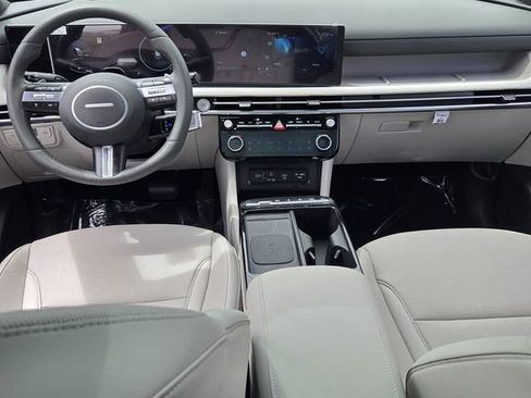 Used 2025 Hyundai Tucson Limited image 12