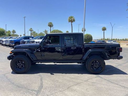 Used 2023 Jeep Gladiator Sport AWD/4WD image 4
