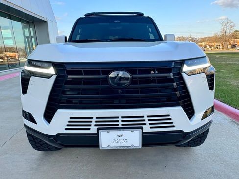 Used 2025 Lexus GX 550 w/ Accessory Package (Z1) image 8