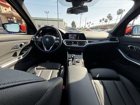 Used 2020 BMW 330i Sedan w/ Premium Package image 19