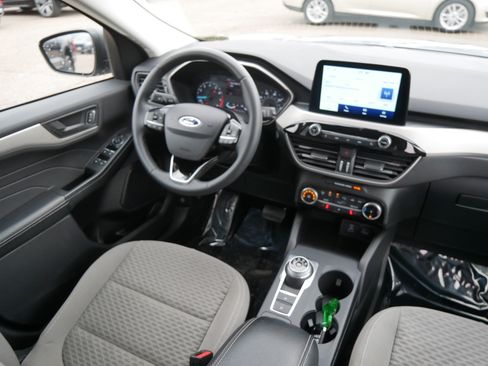 Certified 2022 Ford Escape SE w/ Cold Weather Package AWD/4WD image 9