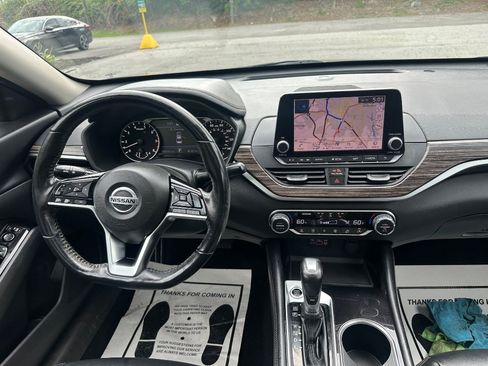 Used 2020 Nissan Altima 2.5 SL FWD image 30