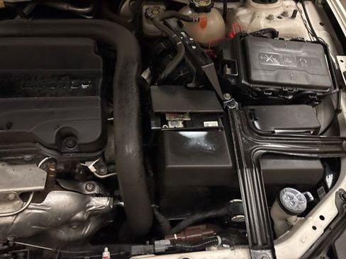 Used 2018 Chevrolet Malibu LT FWD image 24