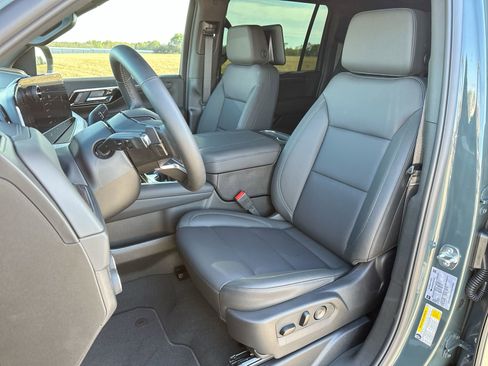 New 2026 Chevrolet Suburban Z71 w/ Z71 Off-Road Package image 11