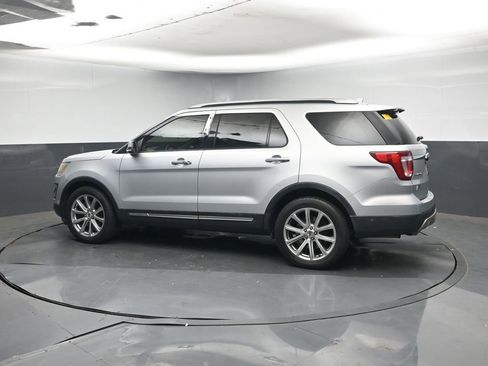 Used 2017 Ford Explorer Limited w/ Equipment Group 301A image 3