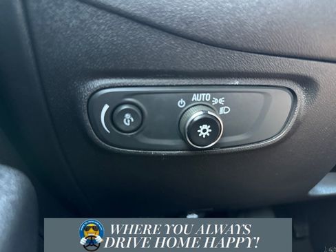 Used 2024 Chevrolet Equinox LT w/ Driver Convenience Package image 18