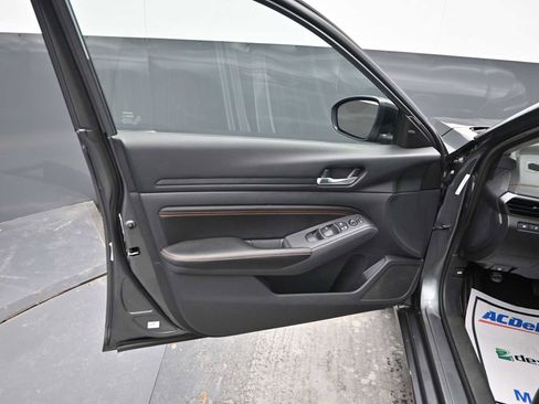 Used 2022 Nissan Altima 2.5 SR image 9