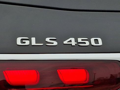 Used 2026 Mercedes-Benz GLS 450 4MATIC image 32
