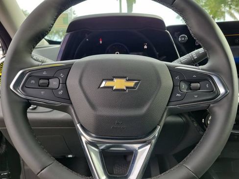 Used 2025 Chevrolet Trax LT w/ Driver Confidence Package FWD image 20