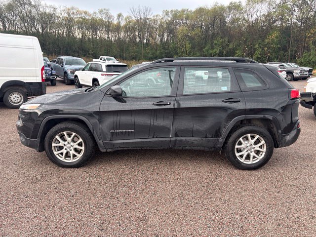 Used 2016 Jeep Cherokee Sport w/ Cold Weather Group AWD/4WD image 5