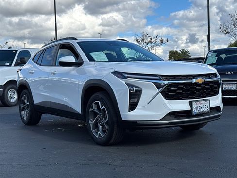 Used 2026 Chevrolet Trax LT w/ Driver Confidence Package image 4