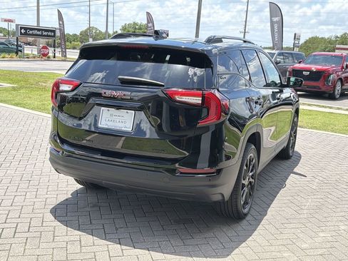 Used 2024 GMC Terrain SLT w/ Tech Package AWD/4WD image 6