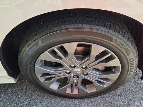 Certified 2025 Honda Odyssey Touring image 9