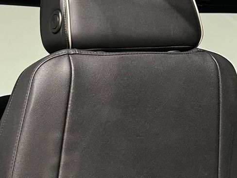 Used 2023 Chevrolet Suburban Premier AWD/4WD image 45