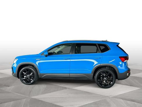 Certified 2024 Volkswagen Taos SE FWD image 5