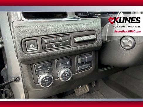 Used 2024 GMC Yukon Denali w/ Advanced Technology Package AWD/4WD image 11