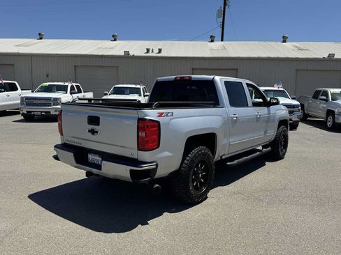 Used 2018 Chevrolet Silverado 1500 LT w/ Texas Edition AWD/4WD image 11