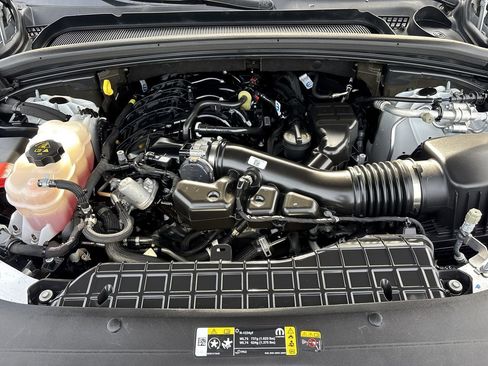 Used 2023 Jeep Grand Cherokee L Laredo image 10