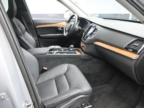 Certified 2023 Volvo XC90 B5 Plus image 29
