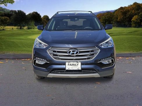 Used 2017 Hyundai Santa Fe Sport image 2