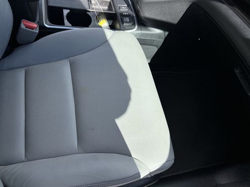 Used 2016 Honda CR-V Touring image 34