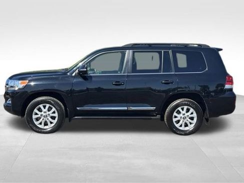 Used 2016 Toyota Land Cruiser AWD/4WD image 4