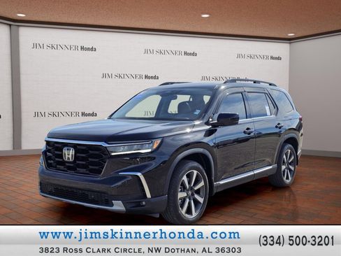 Certified 2024 Honda Pilot Touring image 1