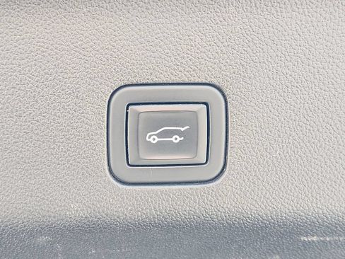 Used 2021 Chevrolet Suburban Premier w/ Premium Package AWD/4WD image 10