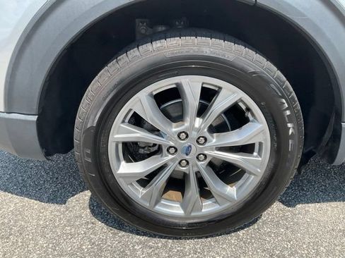Used 2023 Ford Explorer Limited AWD/4WD image 28