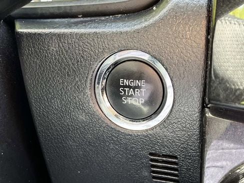 Used 2022 Toyota 4Runner TRD Off-Road AWD/4WD image 34