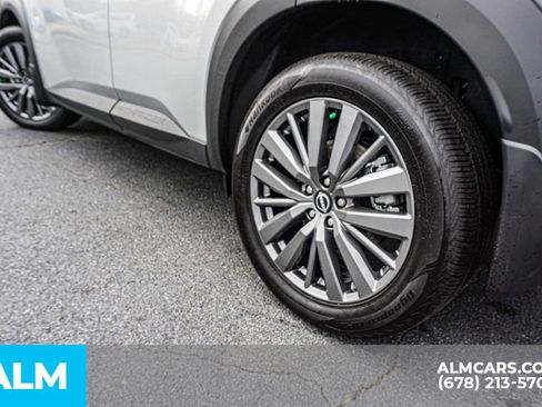 Used 2025 Nissan Pathfinder SL w/ SL Premium Package image 16