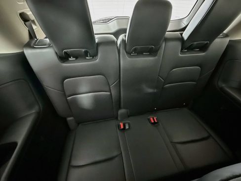 Used 2023 Nissan Pathfinder SL w/ Lighting Package (N92) AWD/4WD image 26