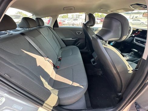 Used 2025 Kia K4 FWD image 14