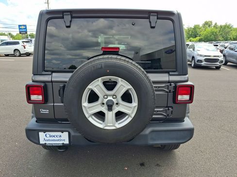 Used 2022 Jeep Wrangler Unlimited Sport AWD/4WD image 9