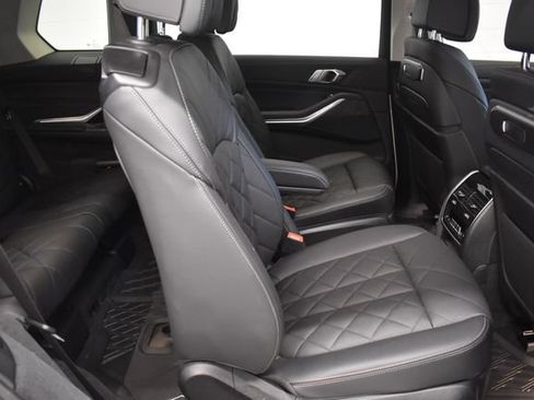 Used 2024 BMW X7 xDrive40i AWD/4WD image 17