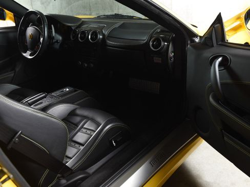 Used 2005 Ferrari F430 Coupe RWD image 32