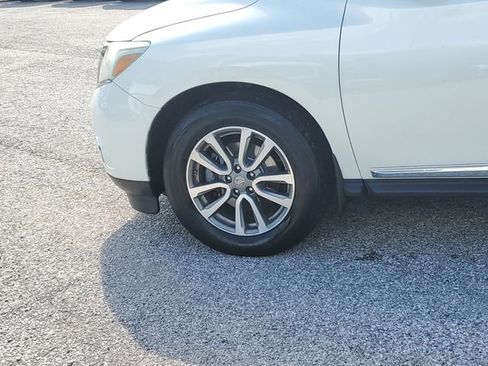 Used 2015 Nissan Pathfinder SL w/ SL Tech Package AWD/4WD image 8