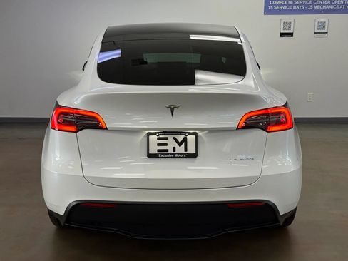 Used 2021 Tesla Model Y Long Range AWD/4WD image 6