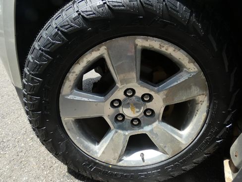 Used 2016 Chevrolet Suburban LTZ AWD/4WD image 8