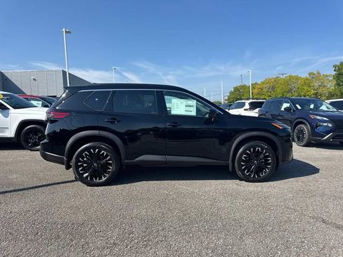 New 2026 Nissan Rogue Dark Armor AWD/4WD image 3